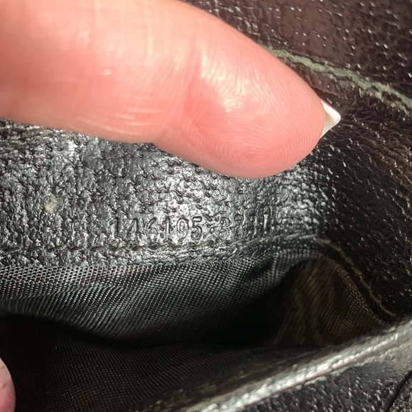 Authentic Gucci compact European style wallet - Picture 11 of 16